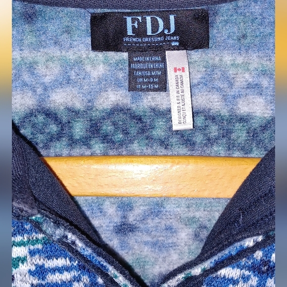 Button up hooded sweater jacket - Picture 3 of 6